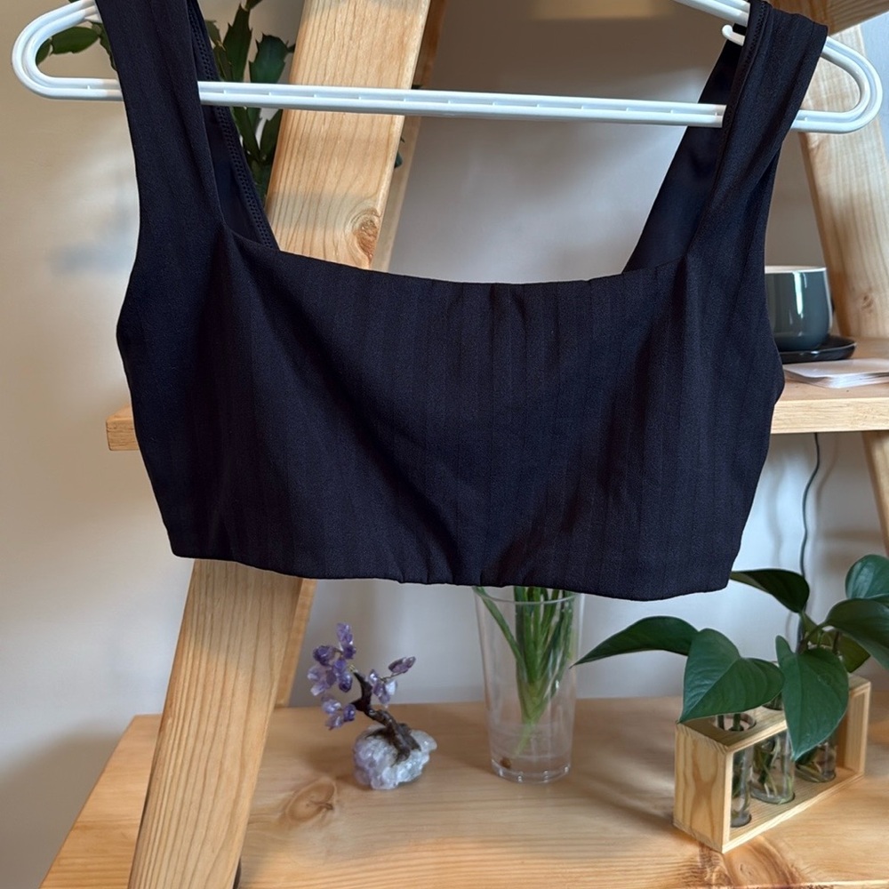 31. LULULEMON | SPORTS BRA